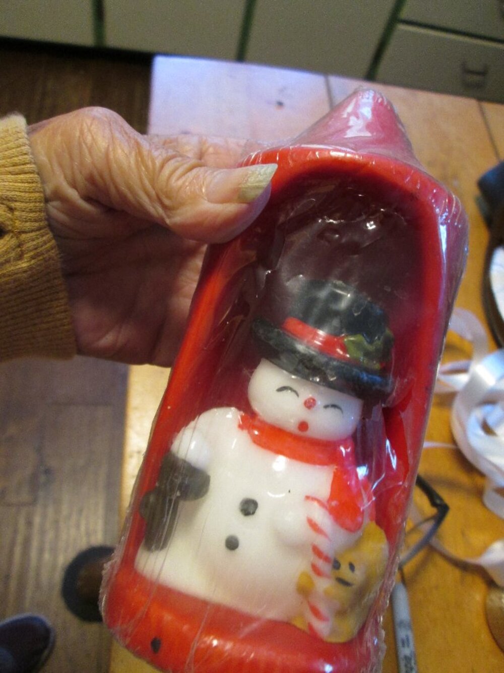 VINTAGE DIOROMA SNOWMAN 7OS NEW OLD STOCK CANDLE 7 IN